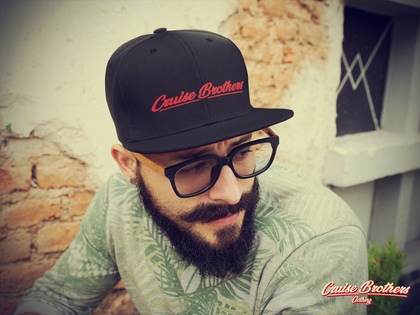 the classic Snapback - mit Stick (red)