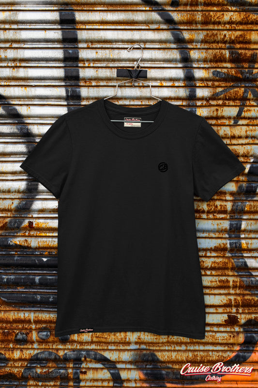 the classic Tshirt - Essential black on black