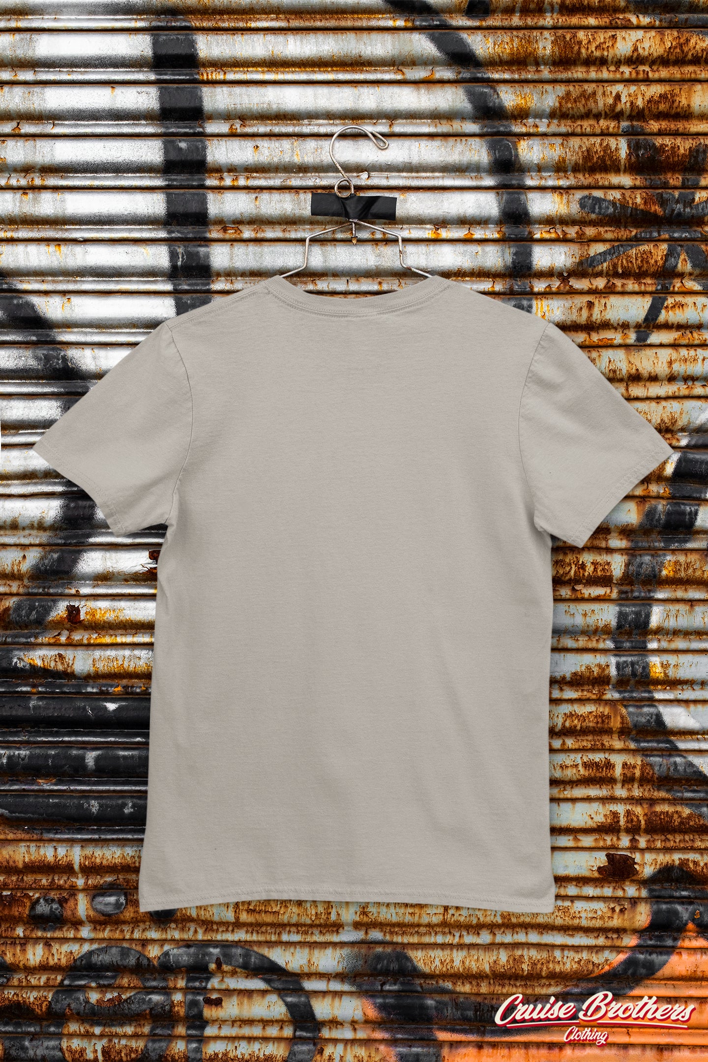 the classic Tshirt - Essential white on beige
