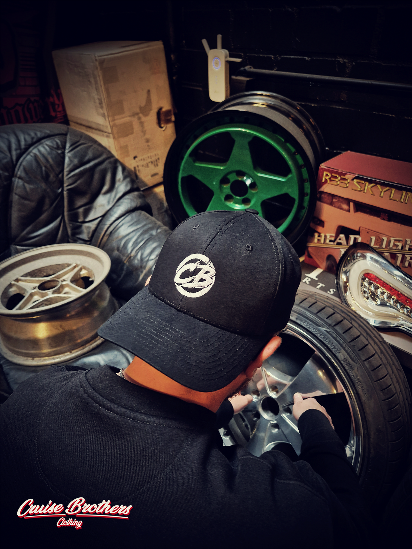 the classic Snapback - curved mit Stick (white)